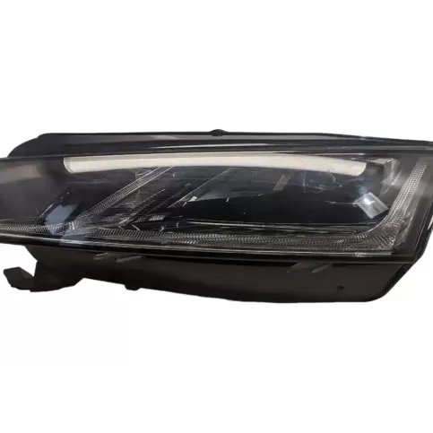 030111823300 фара передняя Skoda Octavia Mk4 2019