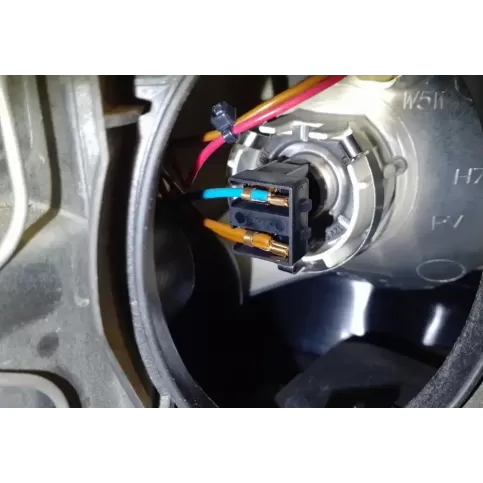 0301235201 фара передняя BMW X3 F25 2004