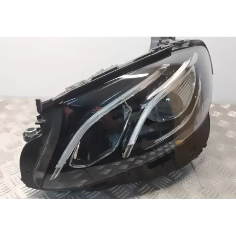 2139067706 фара передняя Mercedes-Benz E W213 2015