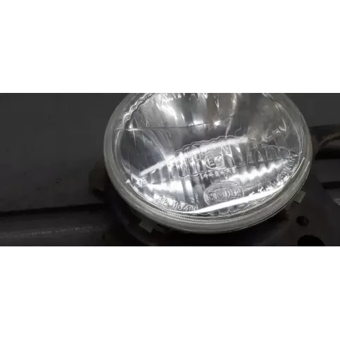 31211048 фара передня BMW 3 E30 1987