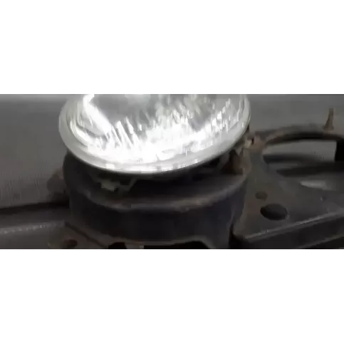 31211048 фара передня BMW 3 E30 1987