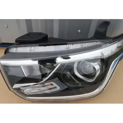 4H92121070 фара передняя Hyundai H-1, Starex, Satellite 2018