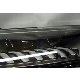 4M8941036E фара передня Audi Q8 2018