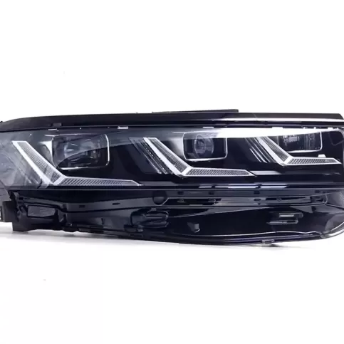 761941082D фара передня Volkswagen Touareg III 2017