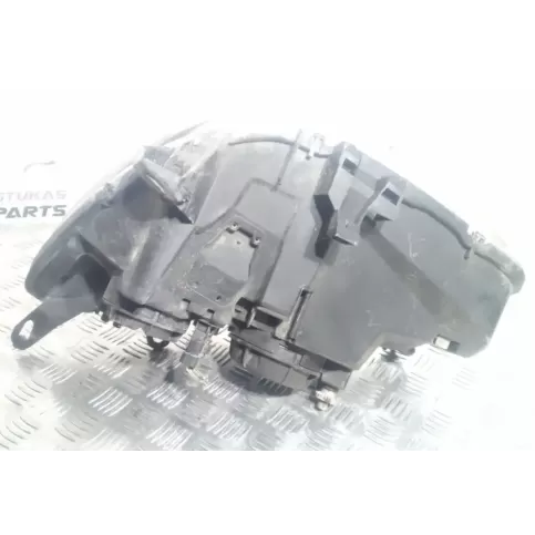 89005270 фара передняя Citroen C5 2002
