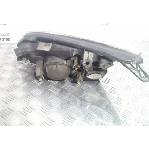 89005270 фара передняя Citroen C5 2002