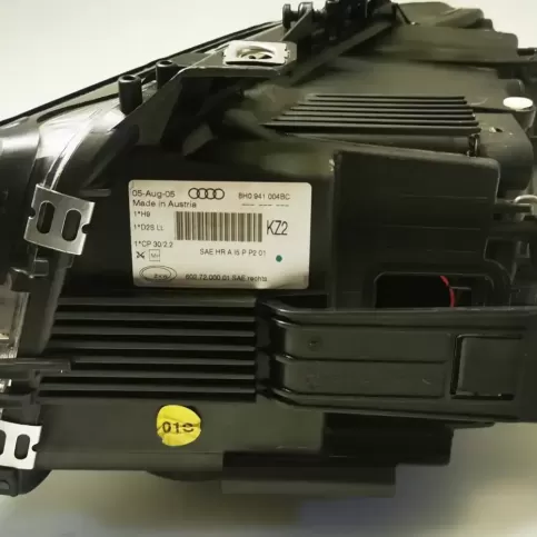 8H0941004BC фара передня Audi A4 S4 B6 8E 8H 2005
