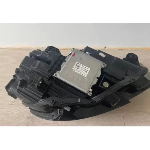 8V0941033E фара передняя Audi A3 S3 8V 2018