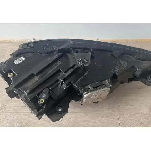 8V0941033E фара передняя Audi A3 S3 8V 2018