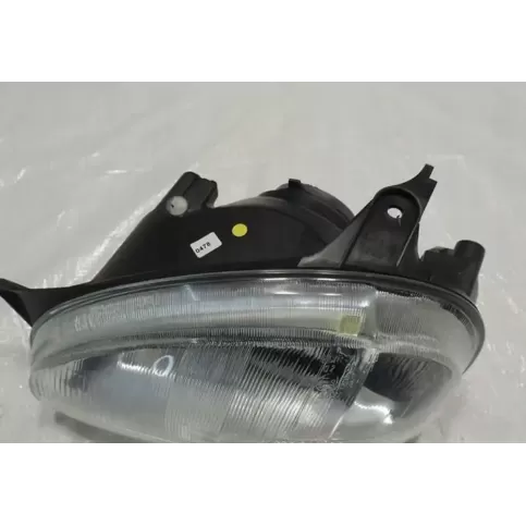 90444786 фара передня Opel Corsa B 1996
