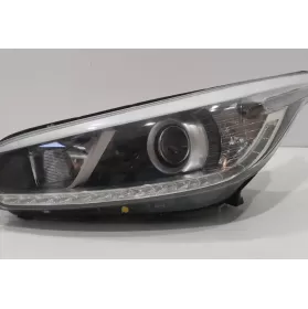 92101-A2390 фара передняя KIA Ceed 2012