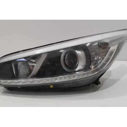 92101-A2390 фара передняя KIA Ceed 2012