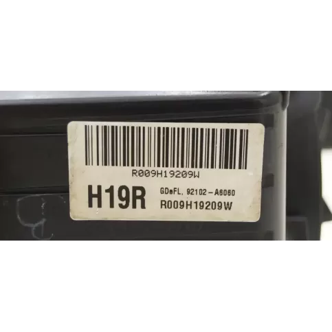 92102-A6060 фара передняя Hyundai i30 2013
