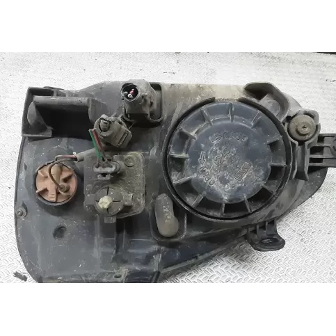 9210226 фара передняя Hyundai Santa Fe 2004