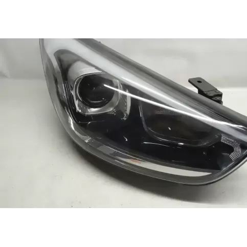 9210228 фара передняя Hyundai i30 2013