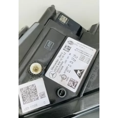A2059061506 фара передняя Mercedes-Benz C W205 2018