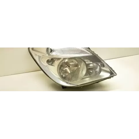 A9068200261 фара передняя Mercedes-Benz Sprinter W906 2012
