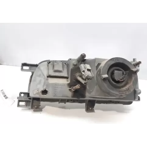 B601070J15 фара передняя Nissan Primera 1990