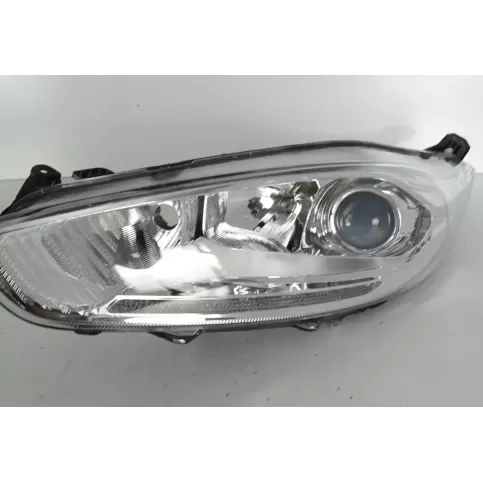 C1BB-13W030-CG фара передняя Ford Fiesta 2016
