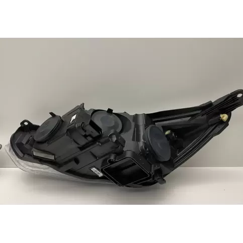 F1EB13W029AE фара передняя Ford Fiesta 2018