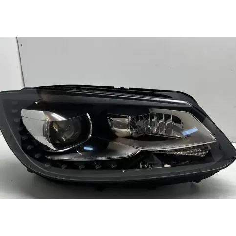 LE09A6214X фара передняя Volkswagen Touran II 2014