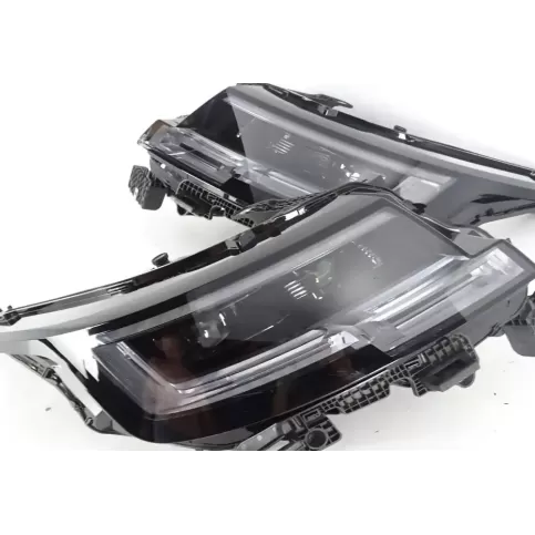 M8E2-13W029-HK фара передняя Land Rover Range Rover L460 Type LK 2022