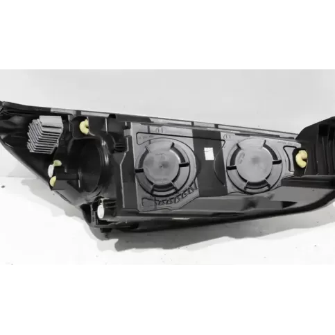 PL106 фара передняя Ford Focus 2018