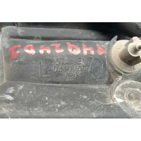 0411756 фара передняя Mitsubishi L200 1992