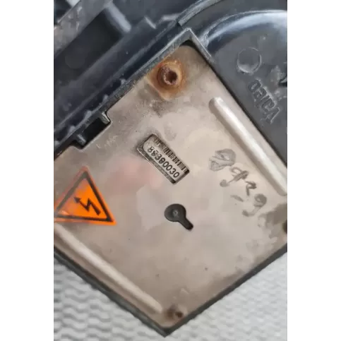 08898200FB фара передняя Volkswagen PASSAT B6 2006