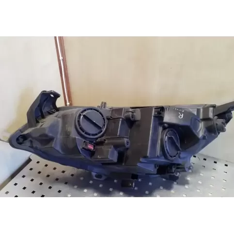 17157202R3 фара передняя Opel Astra J 2010
