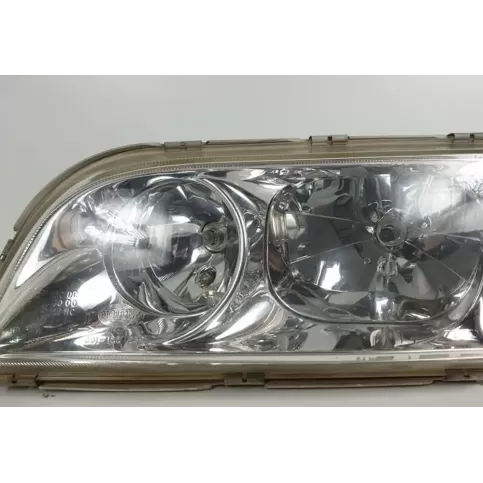 1AG00786133 фара передняя Volvo S40, V40 2000
