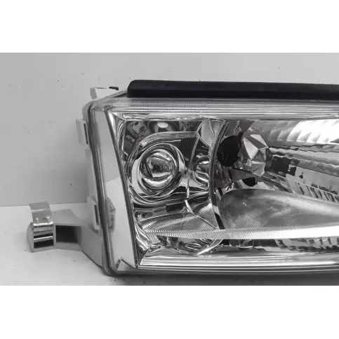 1U19410Q8C фара передня Skoda Octavia Mk2 (1Z) 2005