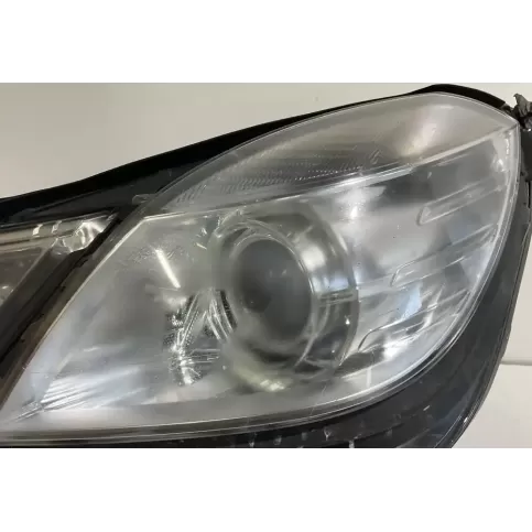 1ZT01080011 фара передняя Mercedes-Benz E W212 2011