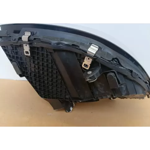 2059065906 фара передняя Mercedes-Benz C W205 1900