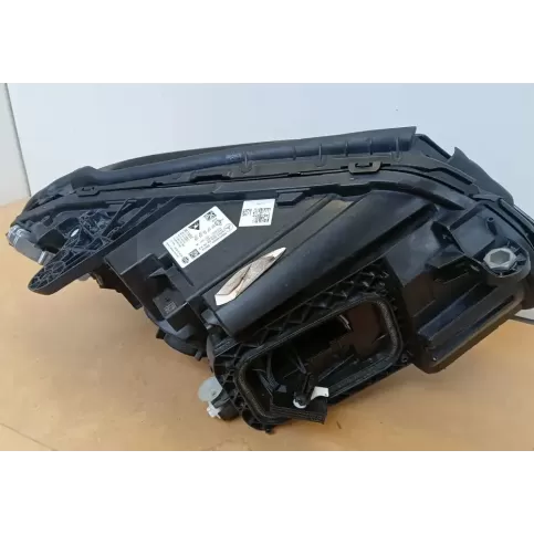 2059065906 фара передняя Mercedes-Benz C W205 1900