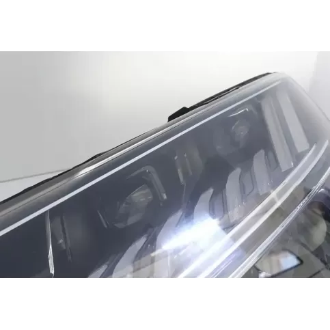 4M8941035 фара передня Audi Q8 2018