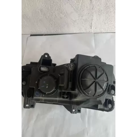 68042155AD фара передня Chrysler 300C 2012