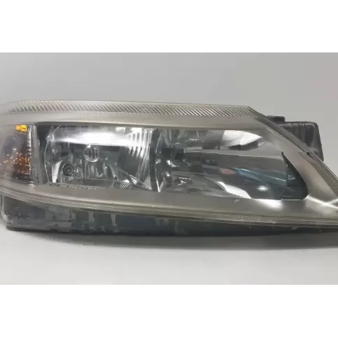 8900469 фара передняя Renault Laguna II 2001