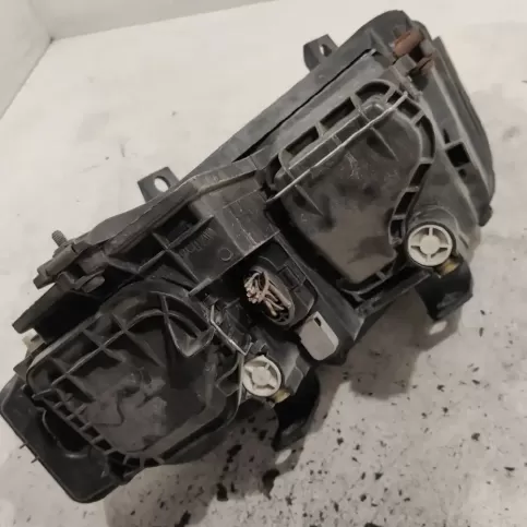 89305700 фара передня Audi A4 S4 B6 8E 8H 2004