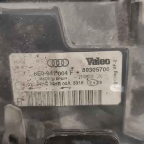 89305700 фара передня Audi A4 S4 B6 8E 8H 2004