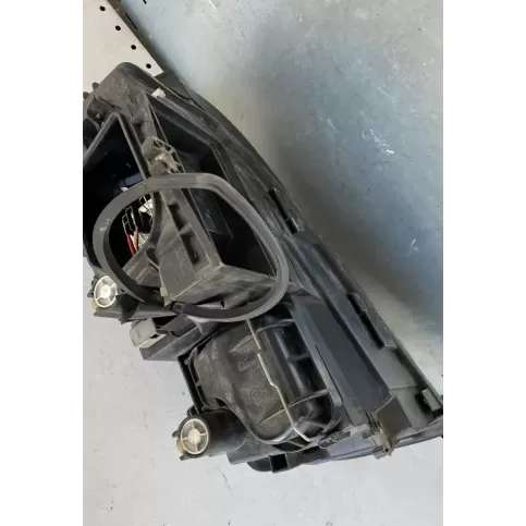 8E0999008F фара передняя Audi A4 S4 B6 8E 8H 2004