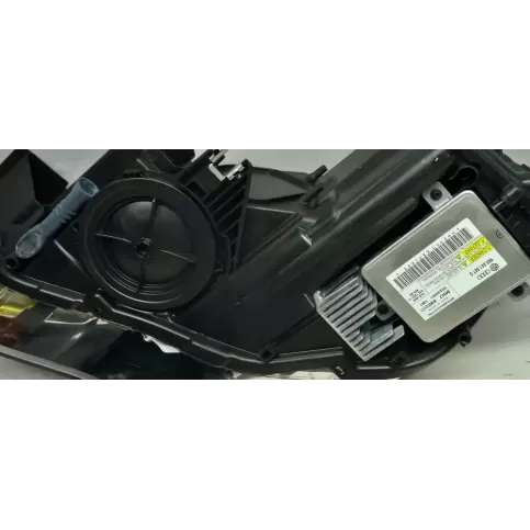 8X0941004P фара передняя Audi A1 2010