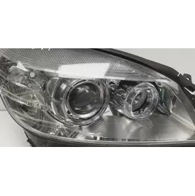 A2048200259 фара передняя Mercedes-Benz C W204 2010