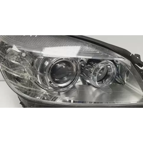 A2048200259 фара передняя Mercedes-Benz C W204 2010