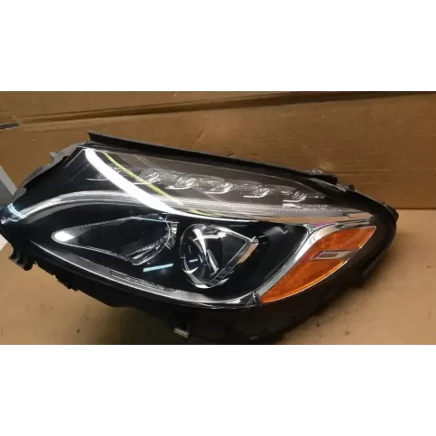 A2059062904 фара передняя Mercedes-Benz C AMG W205 2019