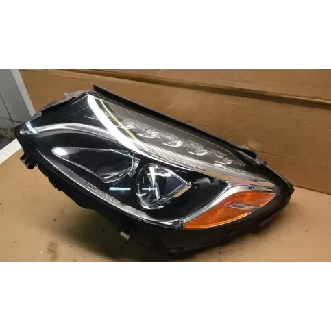 A2059062904 фара передняя Mercedes-Benz C AMG W205 2019
