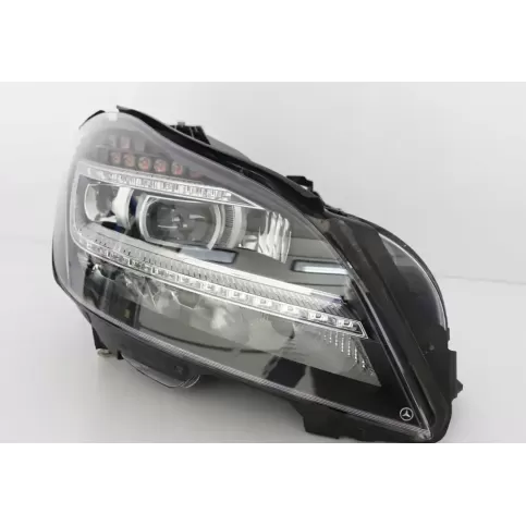 A2189068202 фара передняя Mercedes-Benz CLS C218 X218 2011