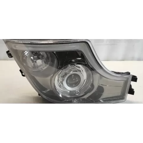 A9618206739 фара передняя Mercedes-Benz Actros 2013