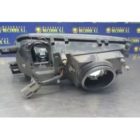 B601070J17 фара передняя Nissan Primera 1990