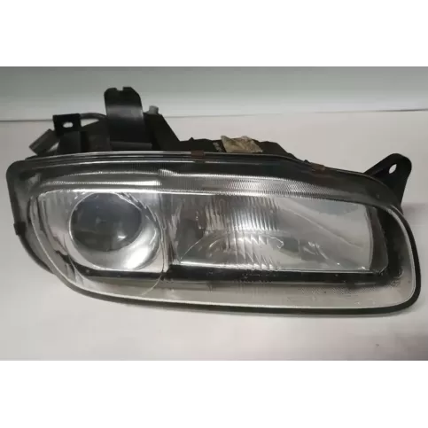 BG3J51030 фара передня Mazda 323 1996
